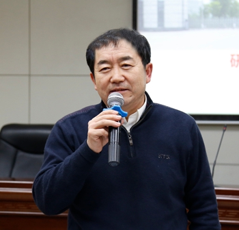 李校长 - 副本.jpg