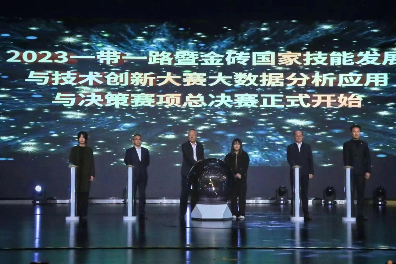 aae75ed930bb27c43b997081a623bfe aae75ed930bb27c43b997081a623bfe