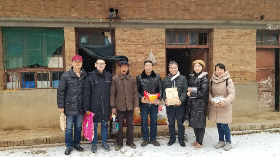 20200115看望扶贫对象02.jpg